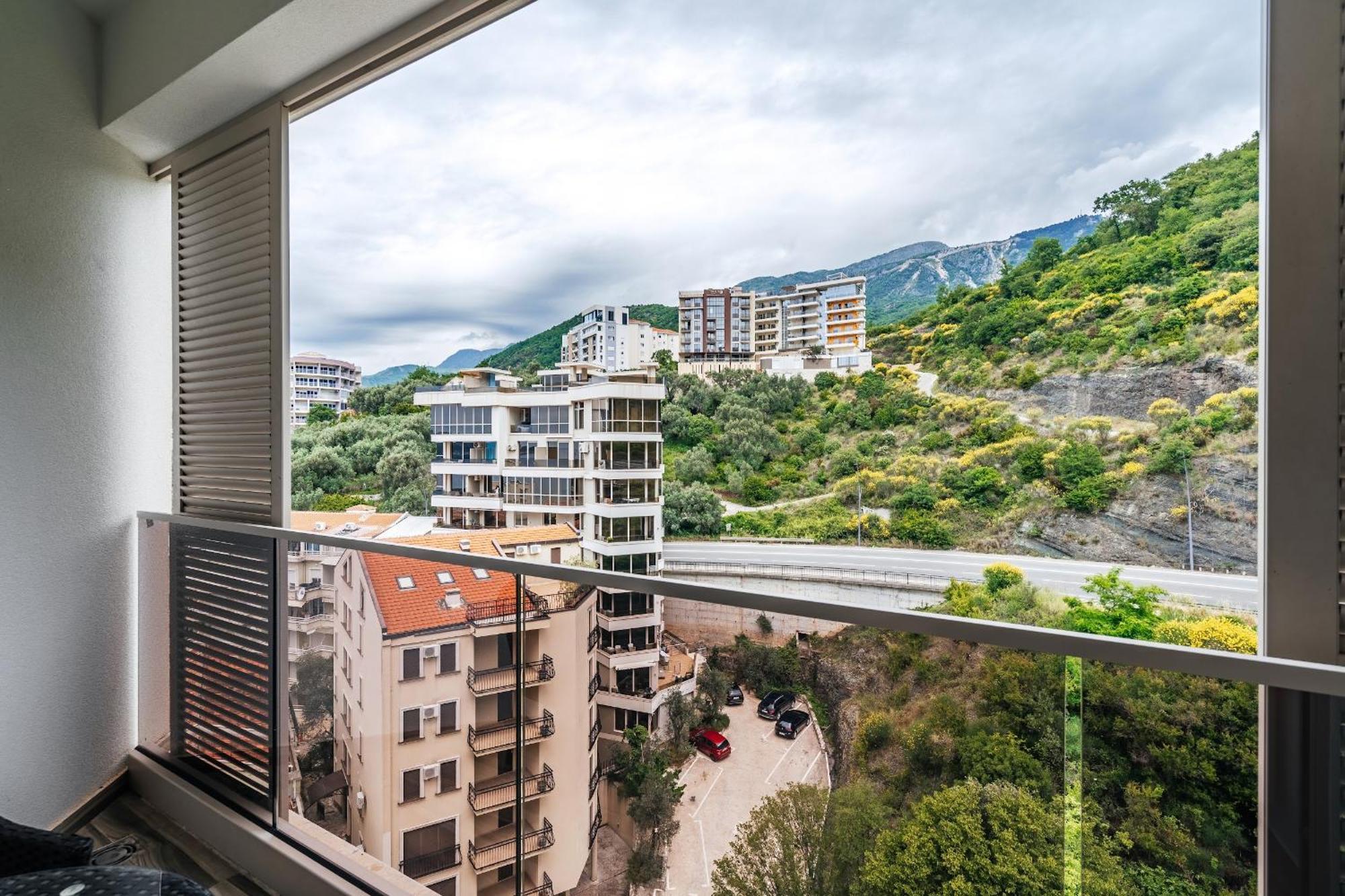 Aura Tower Aparments By In Property Rafajlovići Eksteriør bilde