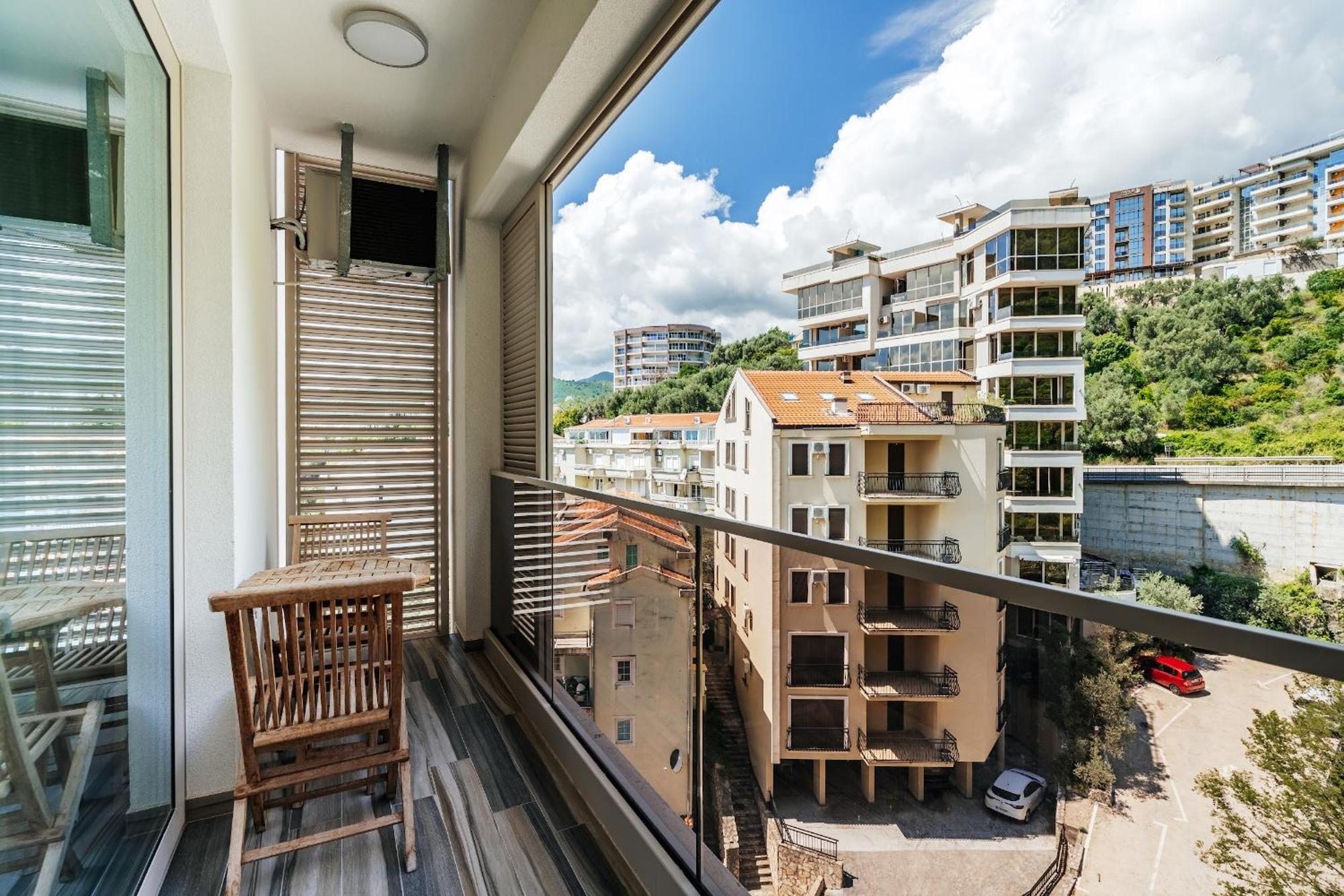 Aura Tower Aparments By In Property Rafajlovići Eksteriør bilde