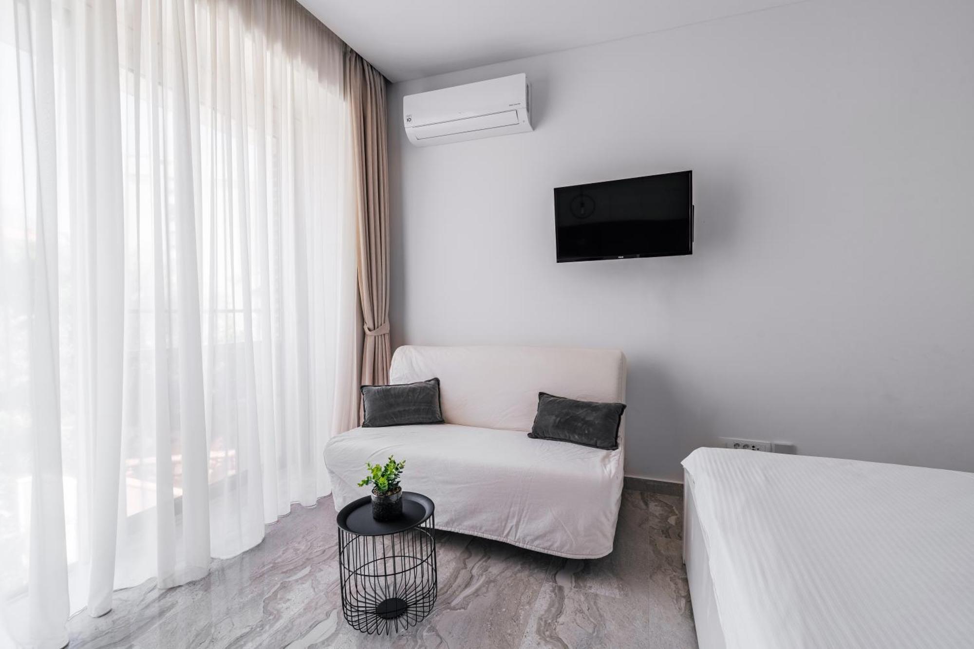 Aura Tower Aparments By In Property Rafajlovići Eksteriør bilde